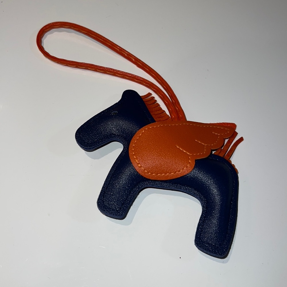 Designer flying horse Pegasus leather purse charm keychain decorate trinket new